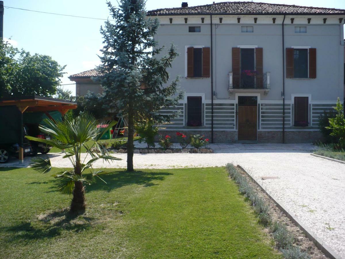 L'Albero Della Gioia Bed and Breakfast Villanova sull'Arda Exterior foto