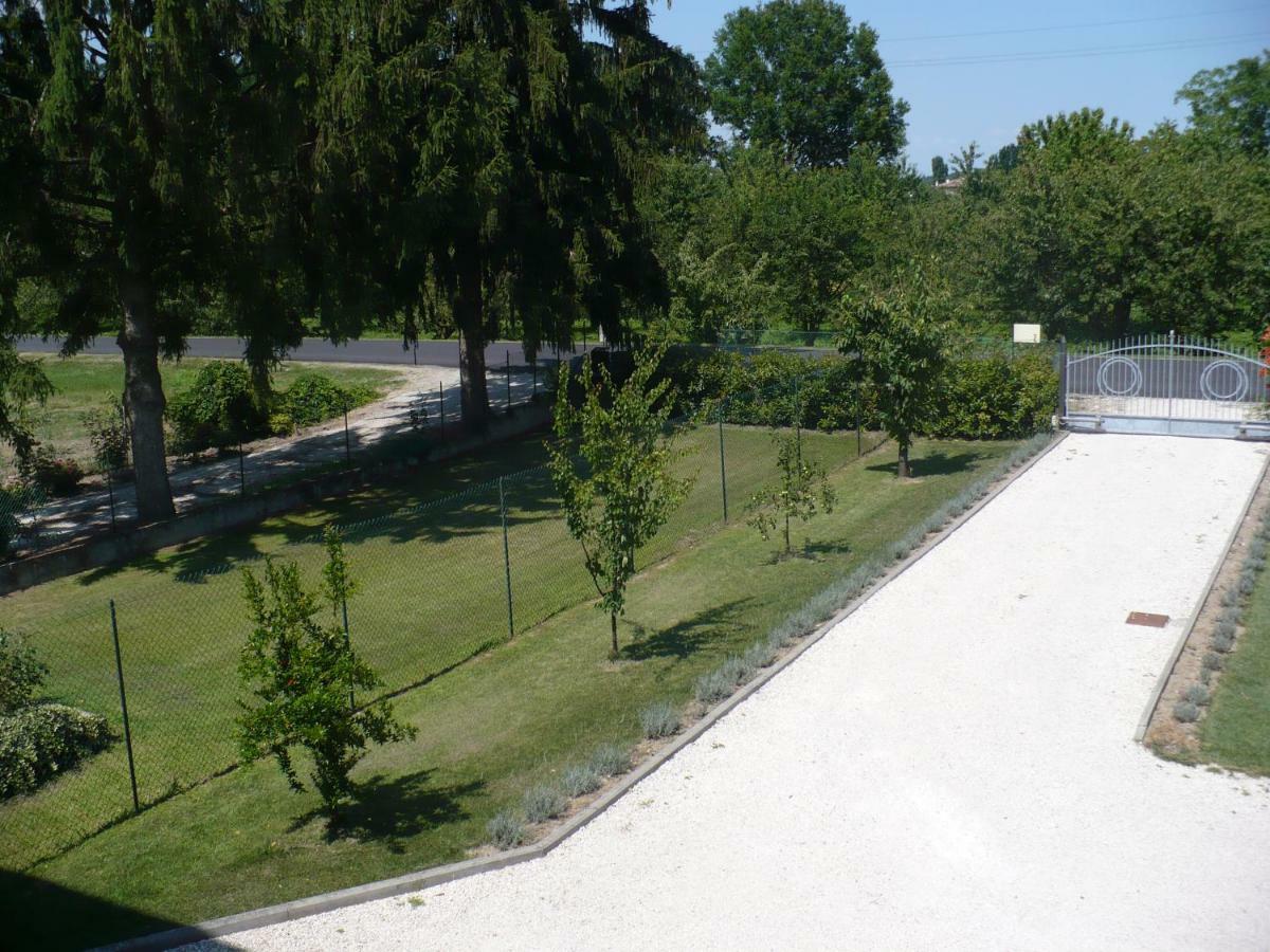 L'Albero Della Gioia Bed and Breakfast Villanova sull'Arda Exterior foto